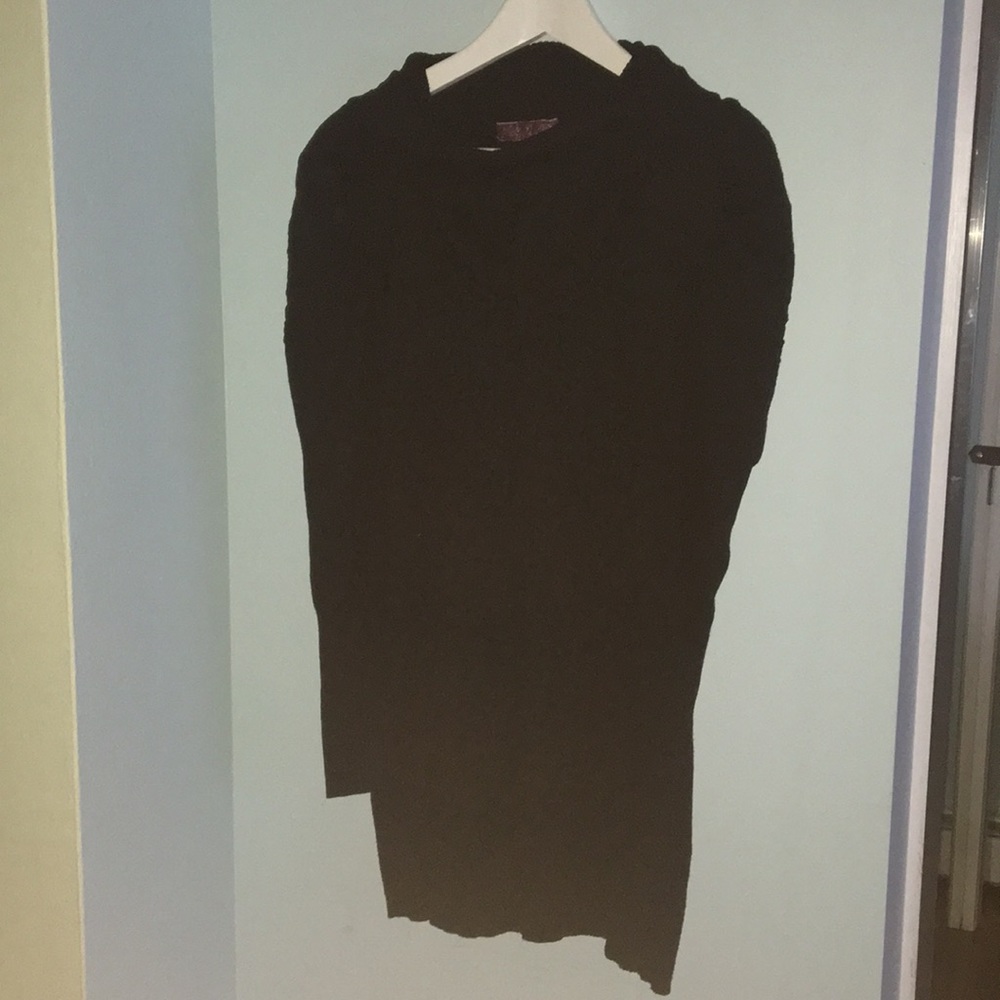 Derek Heart sweater